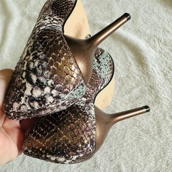 Zara | Embossed Leather Snake Bronze/Blue Pattern - Picture 11 of 16